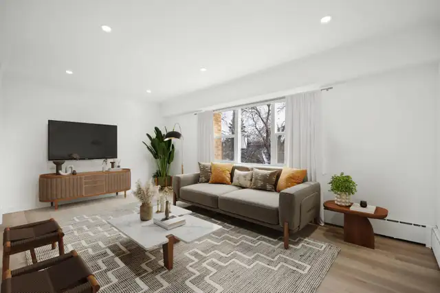 Newly Renovated 1 Bedroom Apartment! Available For June 1st!