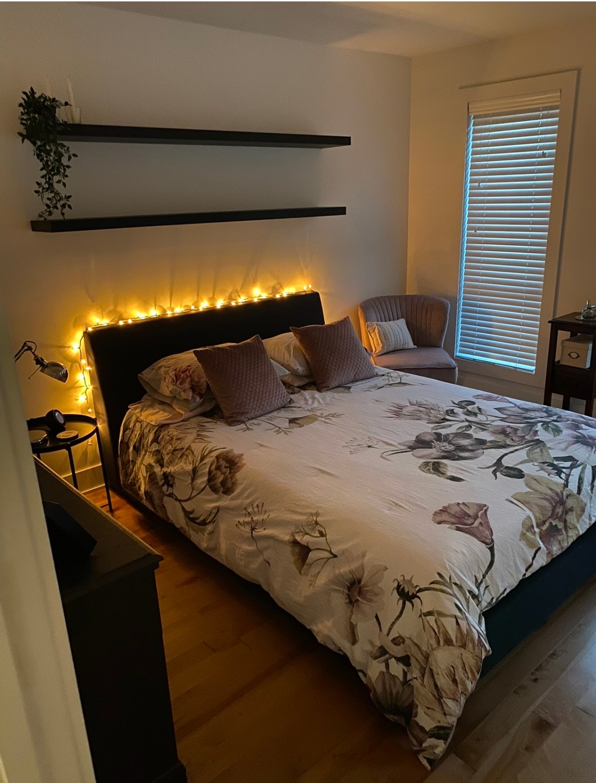 Room for rent / Shared accommodations in a house / West Island — photo 2