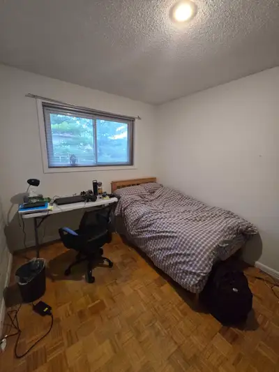 5-Minute Walk to the University of Waterloo and T&T Supermarket Move in with just your suitcase! Ful...