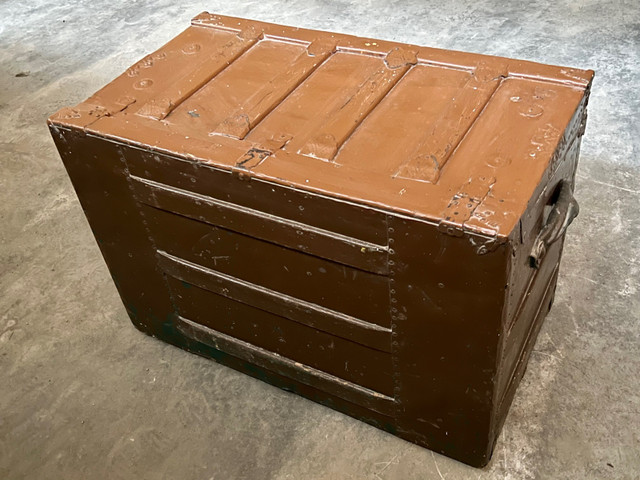 ANTIQUE TRUNK  in Arts & Collectibles in Calgary - Image 2