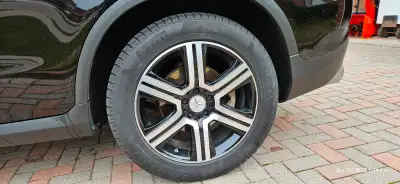 4 Mercedes Benz (2017 GLC 300 4D) winter tires (2018 Mar) with rims. Fewer than 15,000 km drive. Pir...