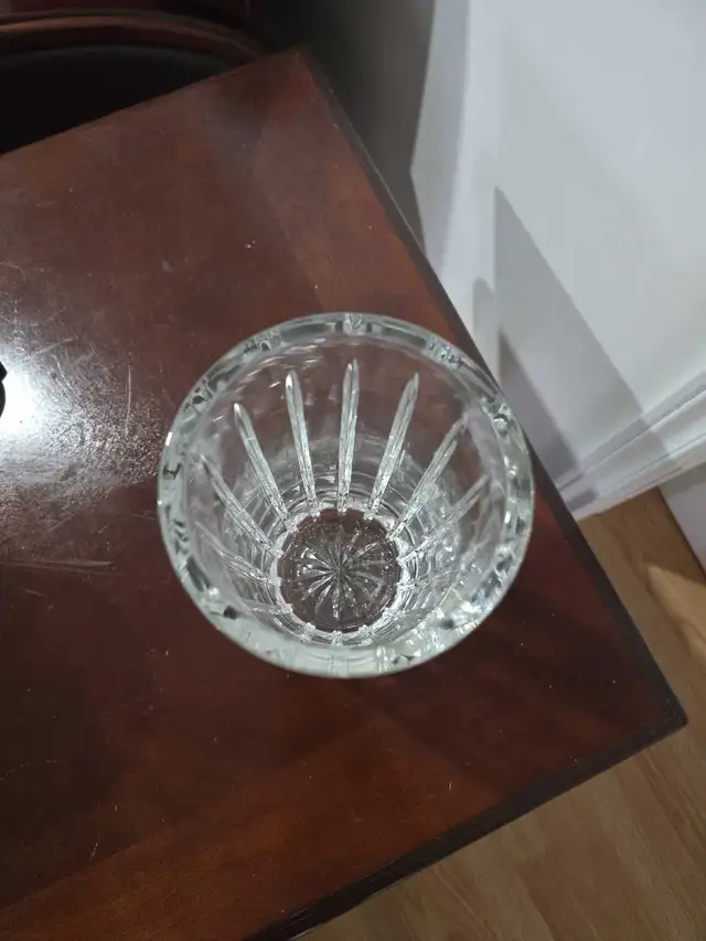 Crystal vase 65689556268034121