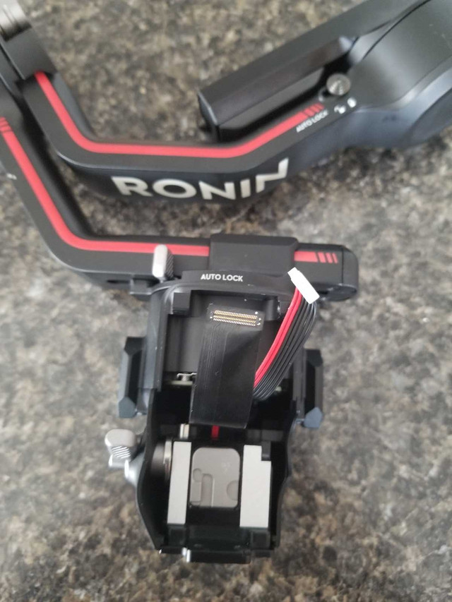 Dji rs3 for parts in Hobbies & Crafts in Kitchener / Waterloo - Image 2