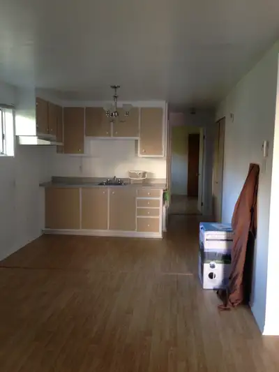 Beau 3 1/2 très éclairé dans le bachelor d’un 4 plex tranquille au cœur du quartier Ahuntsic. Belle...