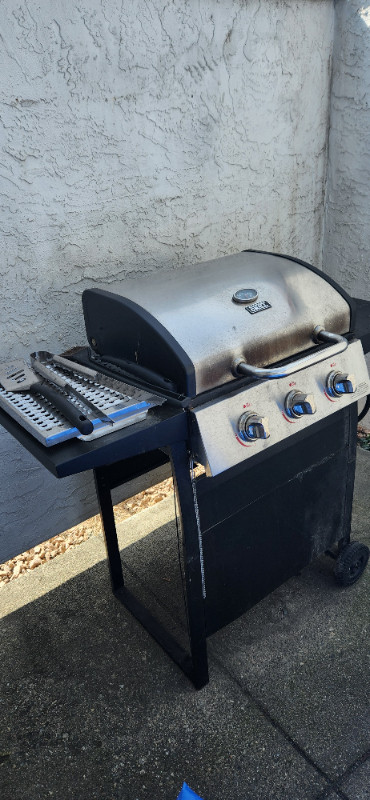 Bbq for sale with tank in BBQs & Outdoor Cooking in Vernon