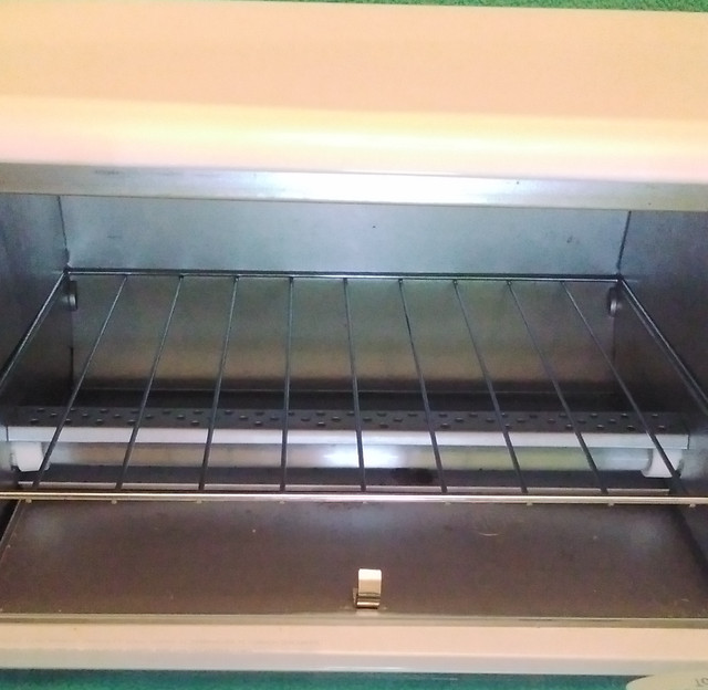 Toaster oven in Toasters & Toaster Ovens in Saint John - Image 3