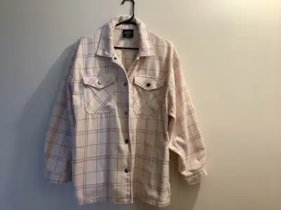 Ladies SHACKET Size large Excellent condition $10.00