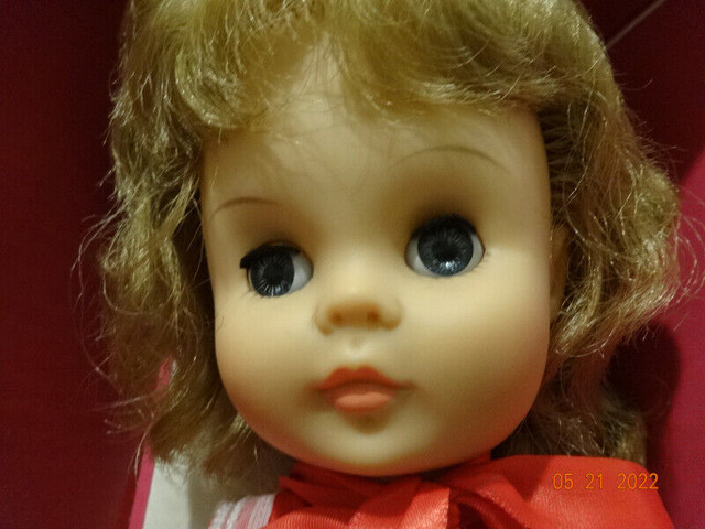 16" girl doll, KELLY ,Dee an Cee maker,Canada. mint, red dress in Arts & Collectibles in Kelowna - Image 2