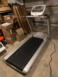 PRECOR 9.31 hi end treadmill delivery included