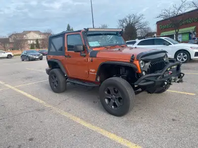 2011 v6-3.8 Manual gear Sahara (not a sport) New clutch Strong engine and smooth gear shifting New d...
