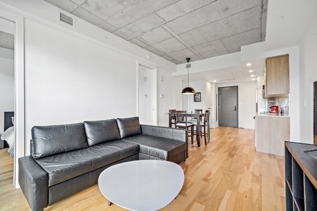 3 1/2 meublé et tout inclus avec vue panoramique à Griffintown 5