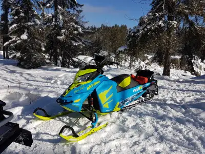 - Mint condition snowmobile - 146” x 2” PowderMax track in perfect condition - Snowcheck Edition - O...