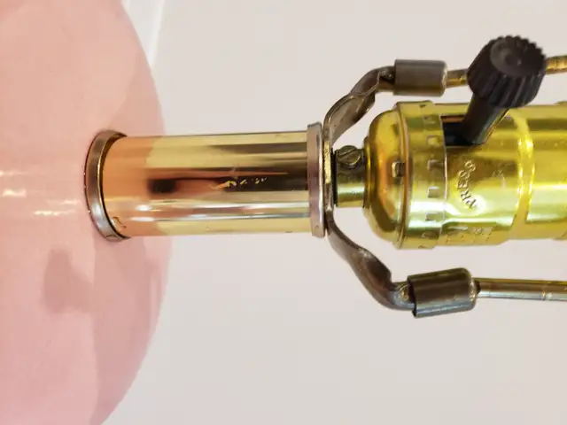 2 Vintage 1980s Pink Table Lamps in Indoor Lighting & Fans in Markham / York Region - Image 5