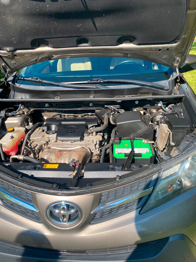 Selling Rav 4 XLE in Cars & Trucks in Thunder Bay - Image 4