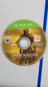 Xbox one + manette + jeux Dark Souls III