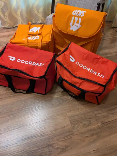 Skip the dishes bags and Doordash bags are in very good condition, no stains or smell. 20$ each or B...