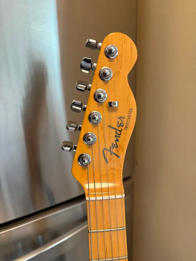 Fender American Elite Telecaster  Thin-line in Mystic Ice Blue in Guitars in Markham / York Region - Image 7