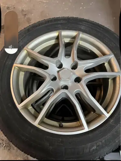 Set of 4 - 225/55R 17 aluminum rims with Michelin Ice X snow tires Aluminum winter rims with Micheli...