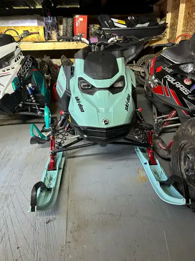 2024 skidoo freeride turbo r 146 Cfr bars 3” bar riser Rpm titanium sport muffler also have stock mu...