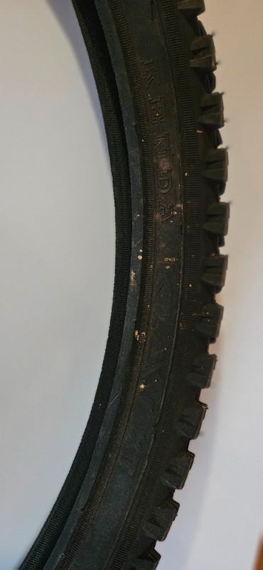 2 paires de pneus KENDA/DOUGHTY très bon état A QUI LA CHANCE dans Châssis et pièces  à Ville de Montréal - Image 4