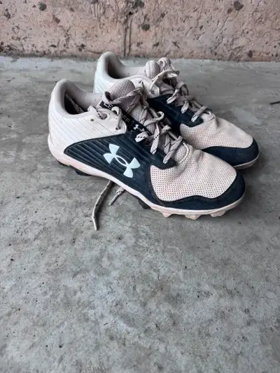 Baseball shoes - Under Armour - Size 7, View more