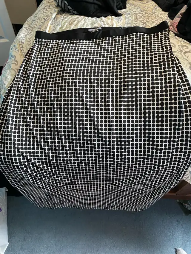 Skirt 2X in Women's - Bottoms in Mississauga / Peel Region - Image 3