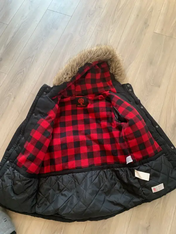 Kids Winter Jacket (Canadiana) in Kids & Youth in Kingston - Image 3