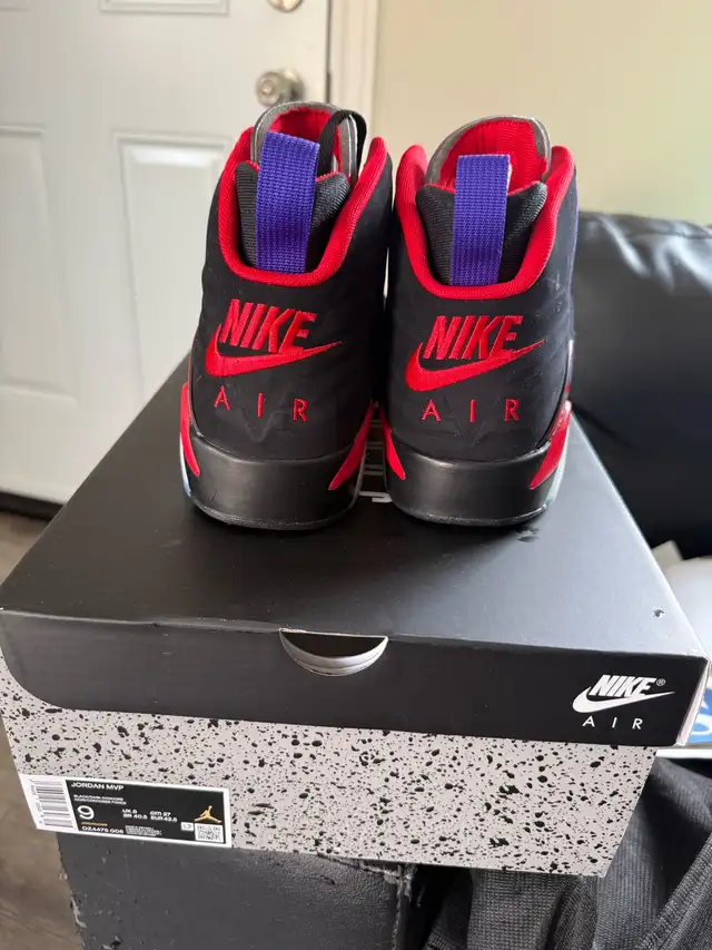 Nike Air Jordan Raptors in Men's Shoes in Kitchener / Waterloo - Image 5