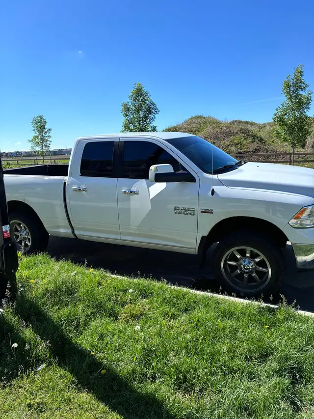2014 Dodge Ram 1500 SLT 5.7L Hemi - 160KM