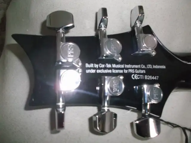 PRS guitar SE SCHIZOID King Crimson in Guitars in Sherbrooke - Image 4