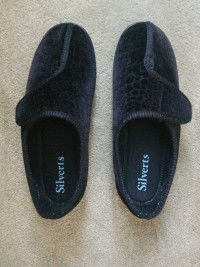 Women's Black Slippers