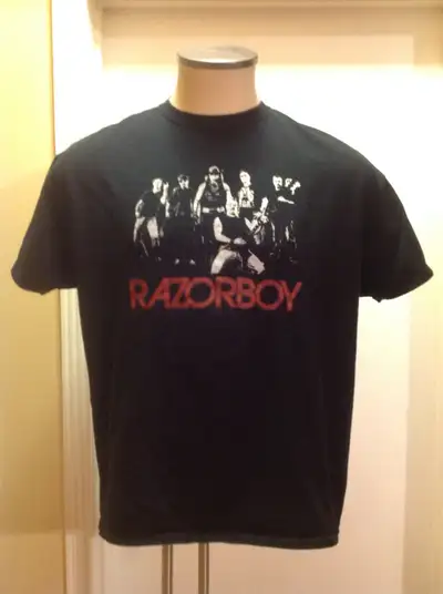 SIZE EXTRA LARGE ADULT This t-shirt is in excellent clean preowned condition with no tears no stains...