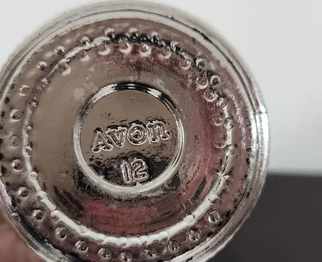 Avon Green Glass Perfume Bottle in Arts & Collectibles in Kitchener / Waterloo - Image 6