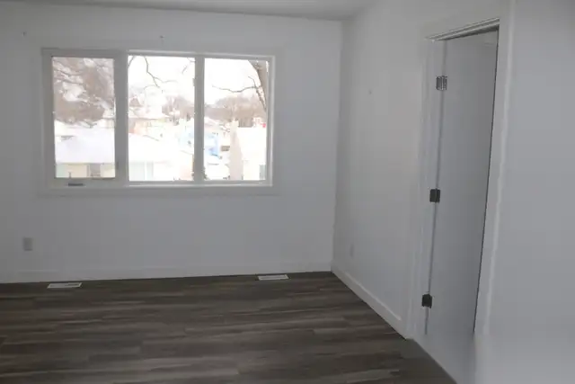 3 Bed 2.5 Bath Apartment Available: Garden City, Winnipeg