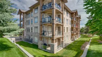 Financing available on this open-concept 2br2ba Lake Country Condo. Enjoy top floor living overlooki...