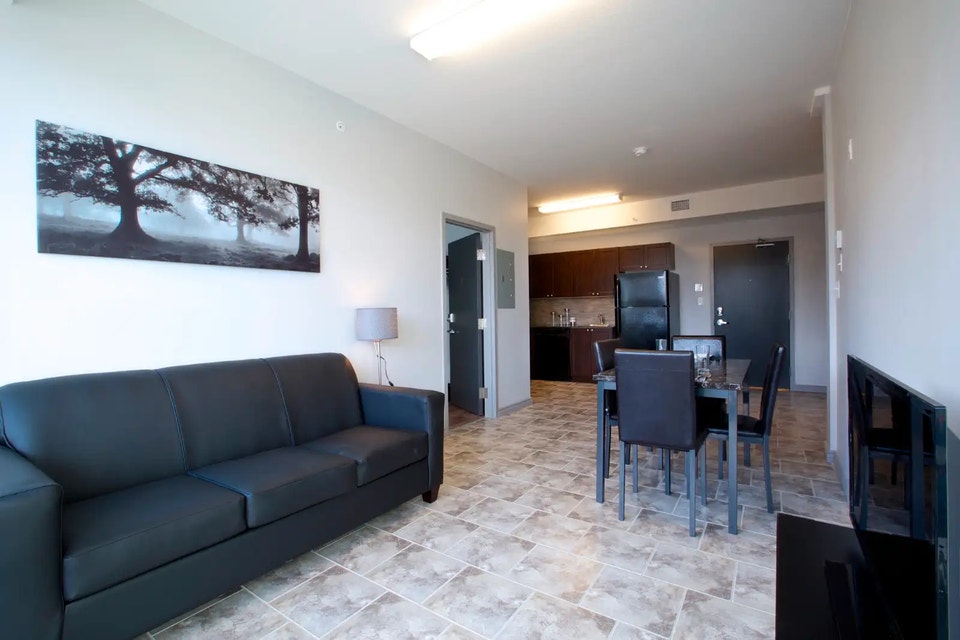 NOW LEASING – Student Housing Waterloo 4