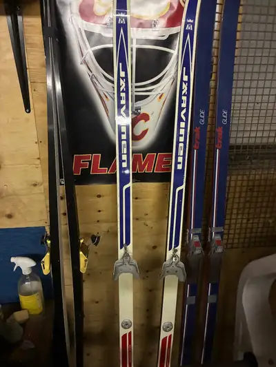 Cross country skis, View more