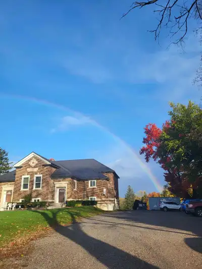 Nice 1 bedroom apartment in a renovated school in the quaint town of Vittoria located just minutes f...