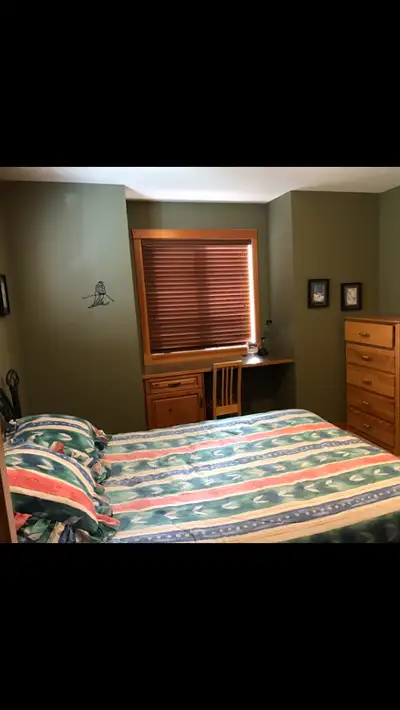 Looking for a Female Roommate in Canmore