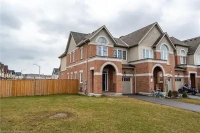 End Unit Town House for Rent