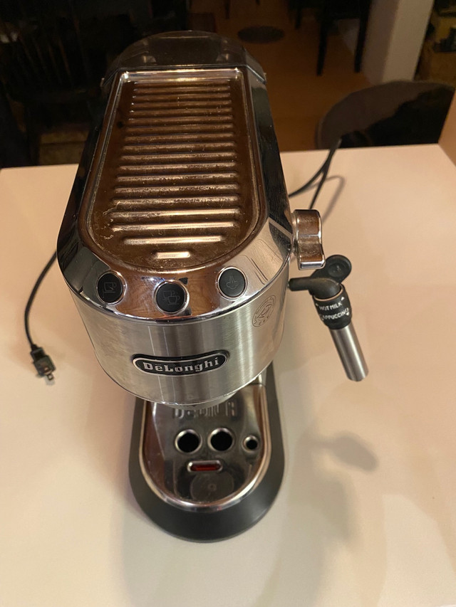 De’Longhi Dedica EC685 Espresso Machine  in Coffee Makers in Kingston - Image 2