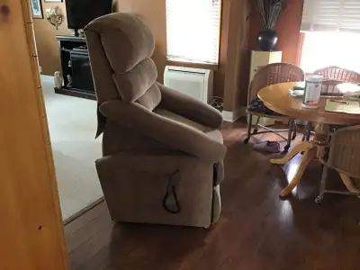 Lazyboy Luxury Lift power recliner, View more