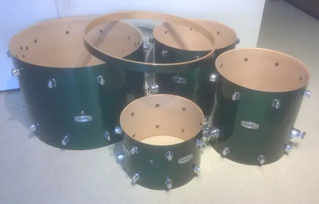 Mapex 24"x18 Maple Lacquered PRO Bass Drum Emerald Green 10 Lug in Drums & Percussion in London - Image 7