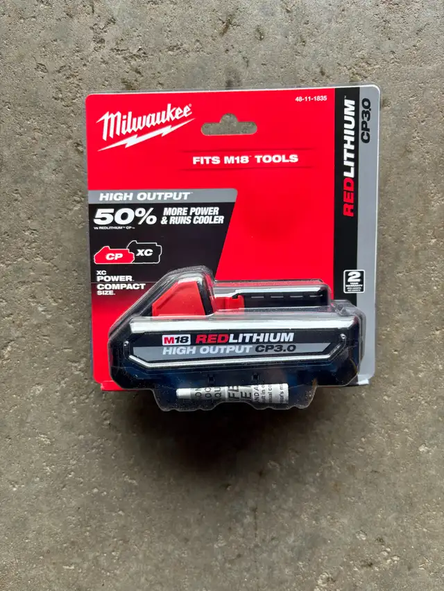 new M18 and M12 Batteries and Chargers in Power Tools in Barrie - Image 7