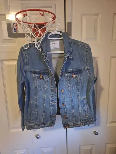 Size M women jean jacket - Old Navy , View more
