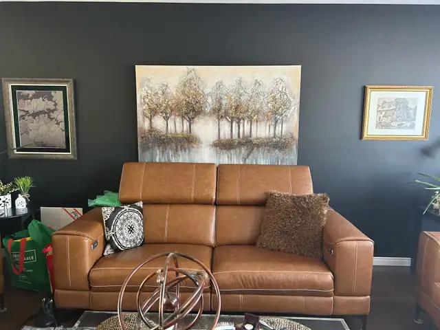 Sofa et Fauteuil Cuir - repose pied électronique in Couches & Futons in Trois-Rivières - Image 4