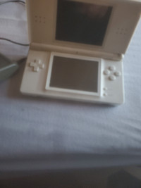 Nintendo DS WITH MARIO KART 