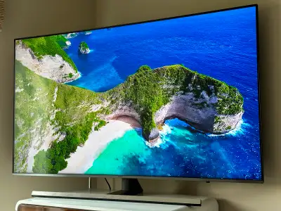 Samsung TV 55” 4k 55UN8000F Smart TV UHD AirPlay Remote