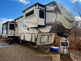 2020 Keystone Montana 3780RL - Luxury Fifth Wheel in Travel Trailers & Campers in Edmonton