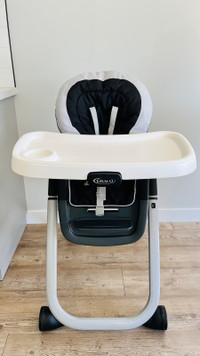 Infant/ Toddler/ Youth high chair - Graco